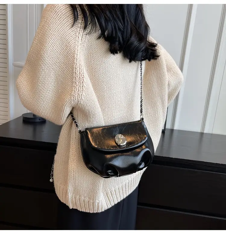 Women's Retro Chain Shoulder Messenger Bag Brown Leather — feature 12