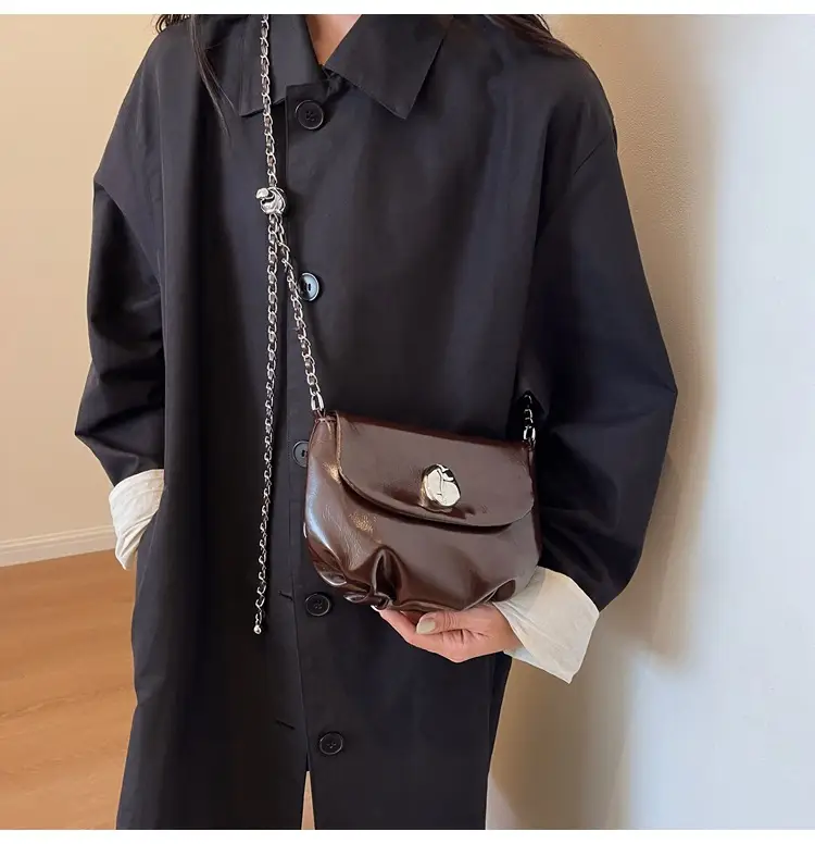 Women's Retro Chain Shoulder Messenger Bag Brown Leather — feature 15