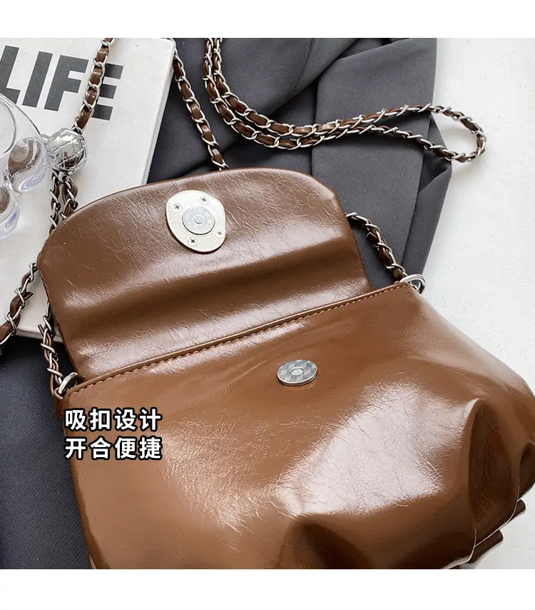 Women's Retro Chain Shoulder Messenger Bag Brown Leather — feature 4