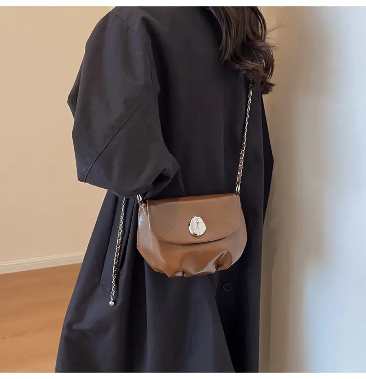 Women's Retro Chain Shoulder Messenger Bag Brown Leather — feature 8