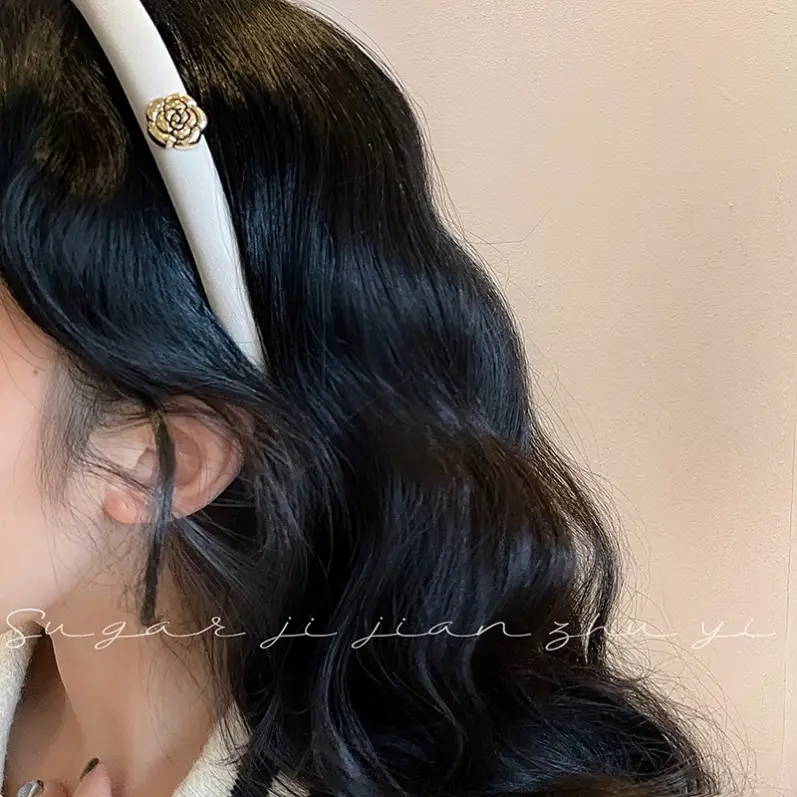 Retro Camellia Hairpin with Skull Top Design for Women - Image 3