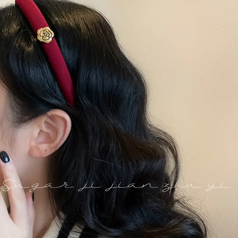 Retro Camellia Hairpin with Skull Top Design for Women - Image 5