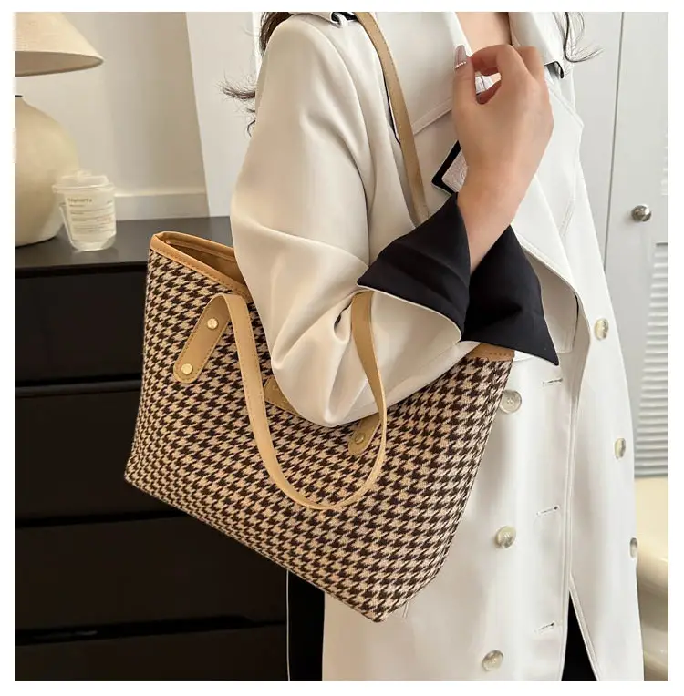 Retro Houndstooth Shoulder Tote Bag 2023 — feature 12