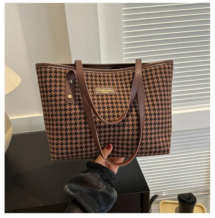 Retro Houndstooth Shoulder Tote Bag 2023 — feature 22