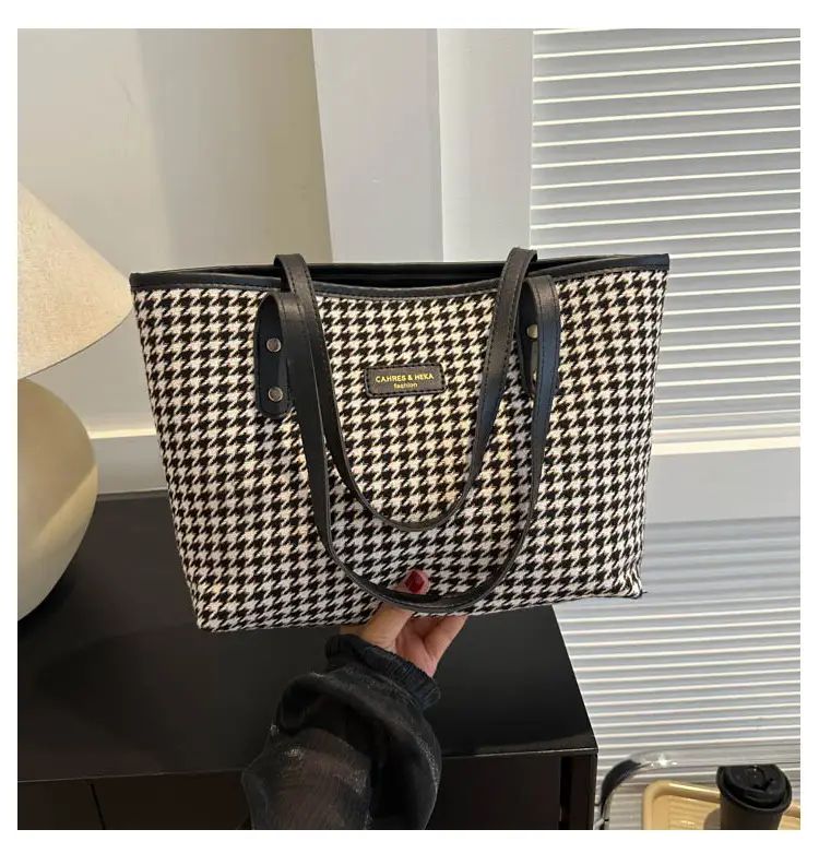 Retro Houndstooth Shoulder Tote Bag 2023 — feature 26
