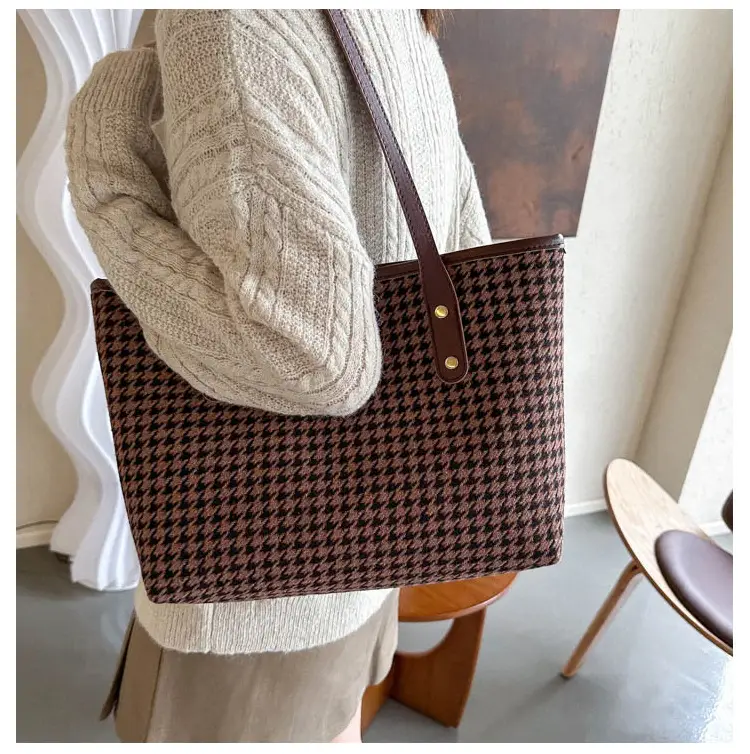 Retro Houndstooth Shoulder Tote Bag 2023 — feature 8