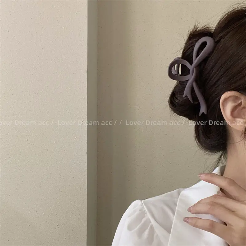 White Maillard Style Hair Clip for Women