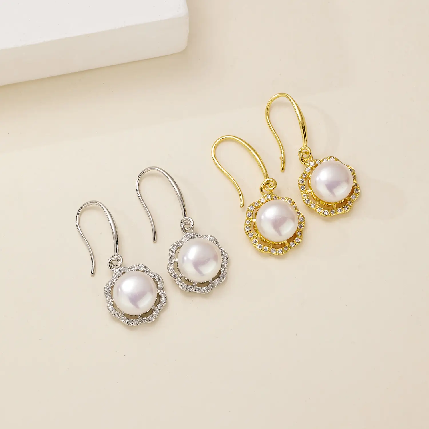 French Retro Pearl Earrings Light Luxury Hollow Flower Hook - Image 2