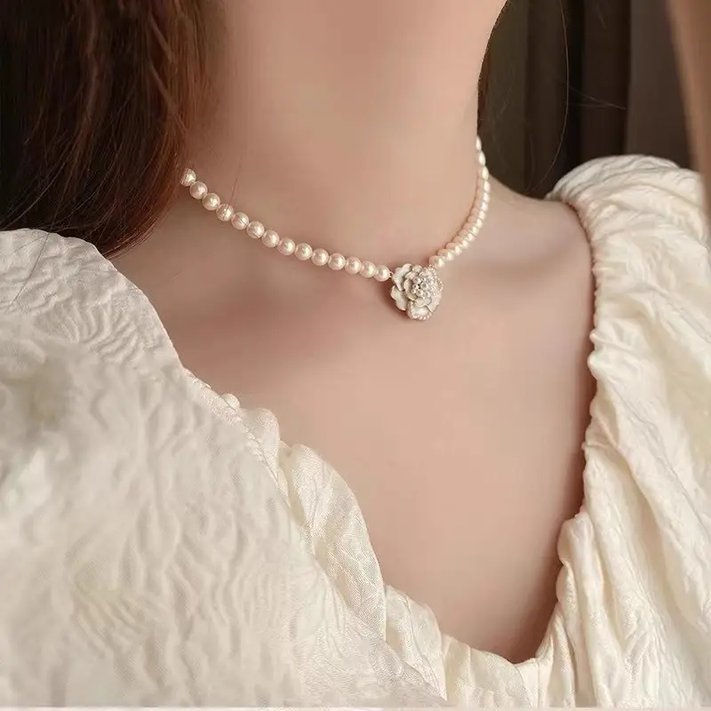 Black & White Camellia Pearl Necklace Women's High-end Light Luxury Niche Design Woolen Chain Beaded Elegant Clavicle Chain — feature 4