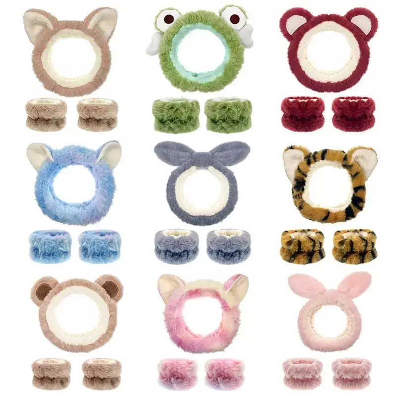 Plush Bear Ears Wrist Strap for Women — feature 1