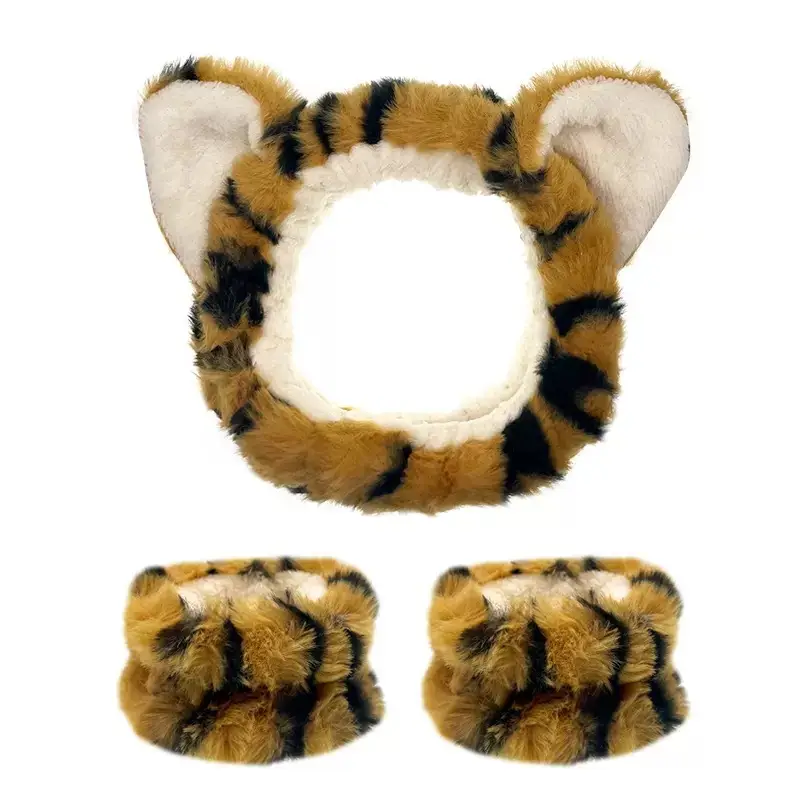Plush Bear Ears Wrist Strap for Women — feature 6