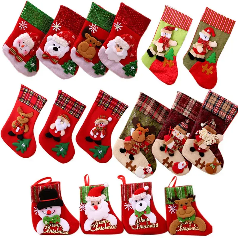 Christmas Santa Socks Red Green 16x13cm - Image 43