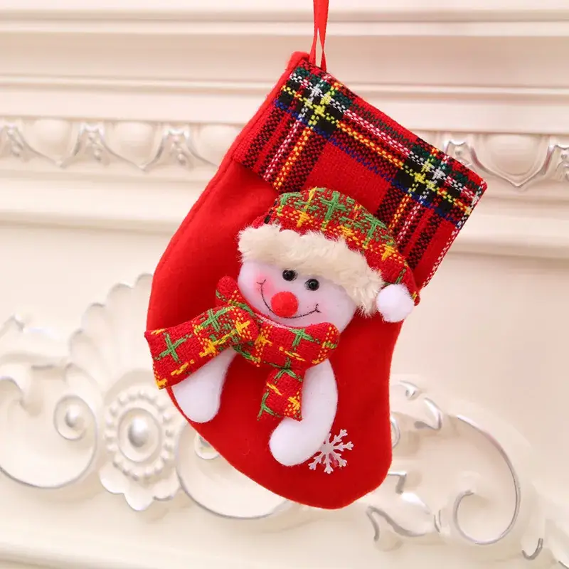 Christmas Santa Socks Red Green 16x13cm - Image 10