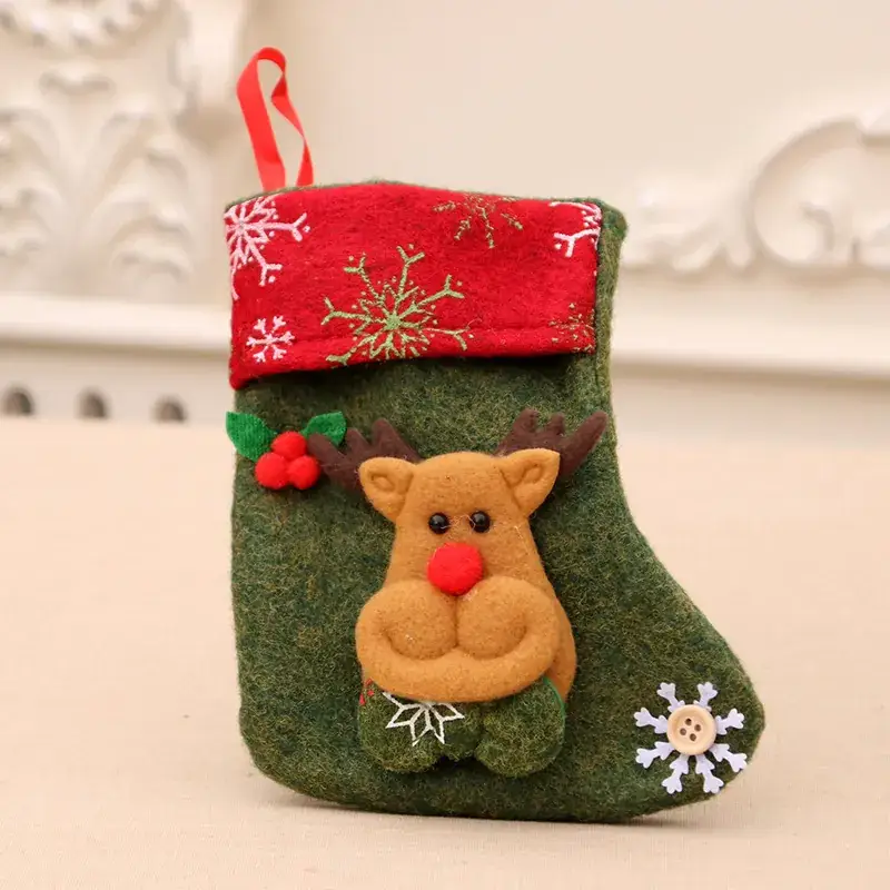 Christmas Santa Socks Red Green 16x13cm - Image 15