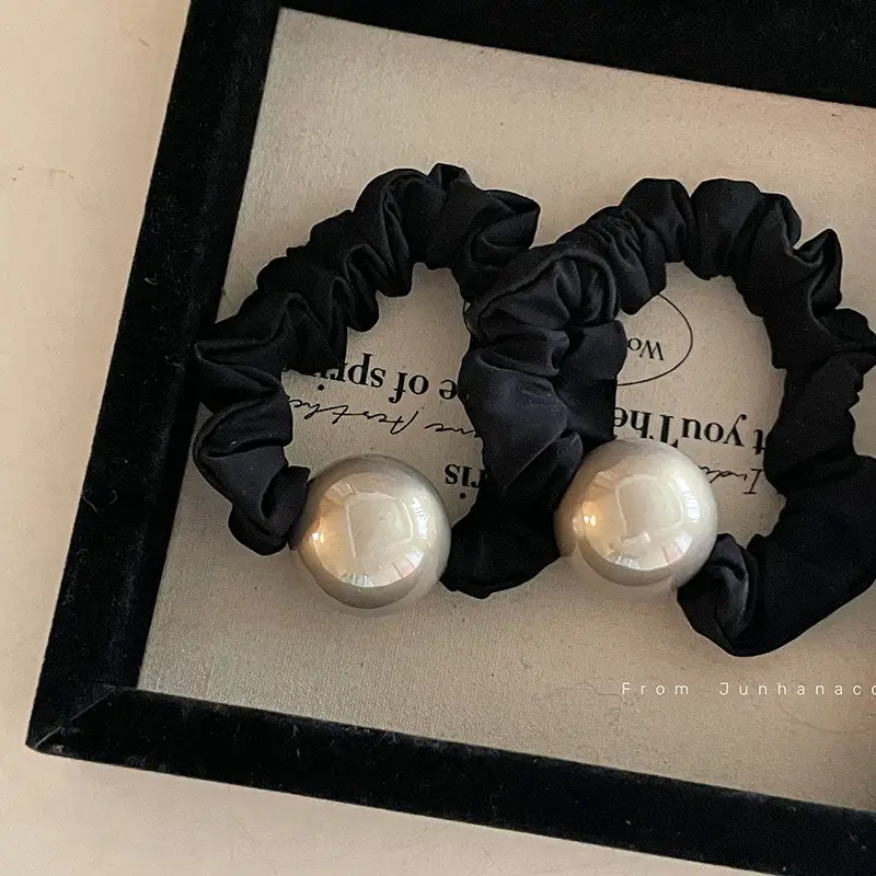 Black Pearl Vintage Hair Ring for Women - Image 3