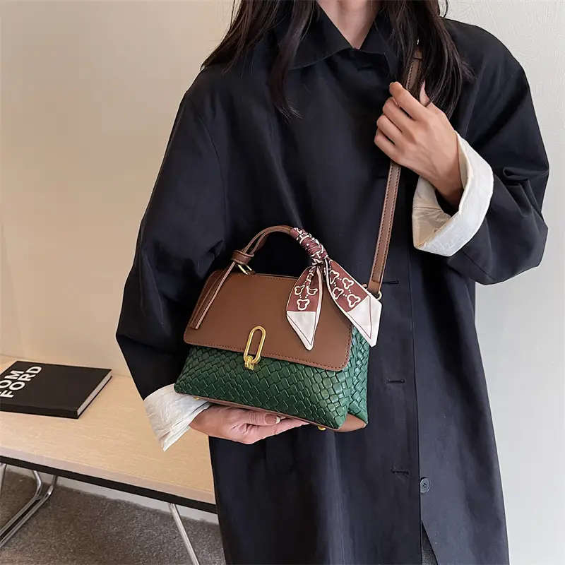 Women's Brown & White Checkered Shoulder Bag 2023 New Arrival - Image 8