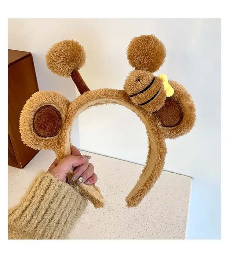 Plush Bear Face Wash Headband for Girls Winter Cute — feature 4