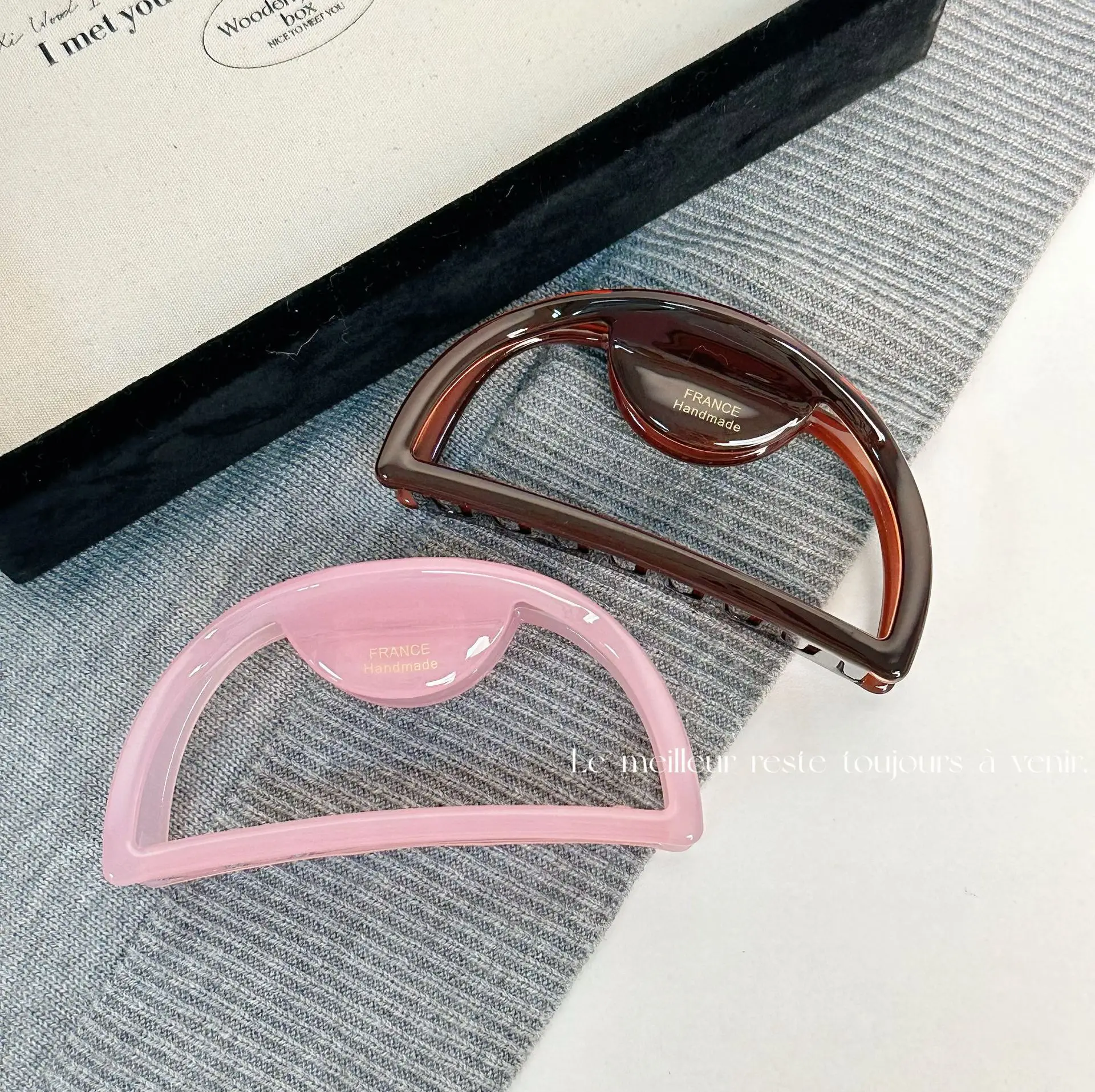 South Korea Gold Mark Hair Grip with Shark Clip - Image 8