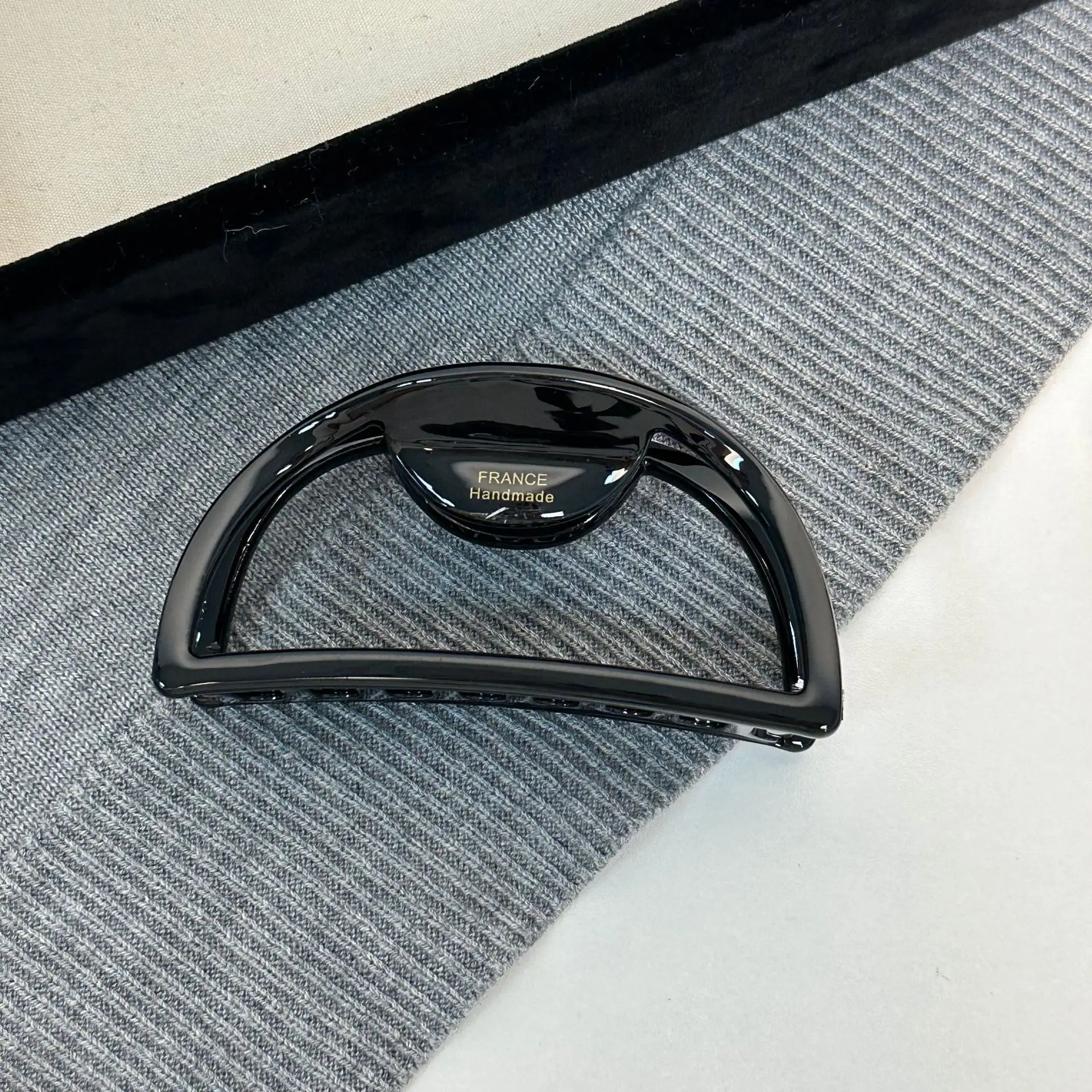 South Korea Gold Mark Hair Grip with Shark Clip - Image 2