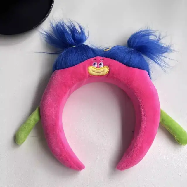 Plush Yellow Heart Hair Clip for Girls — feature 5
