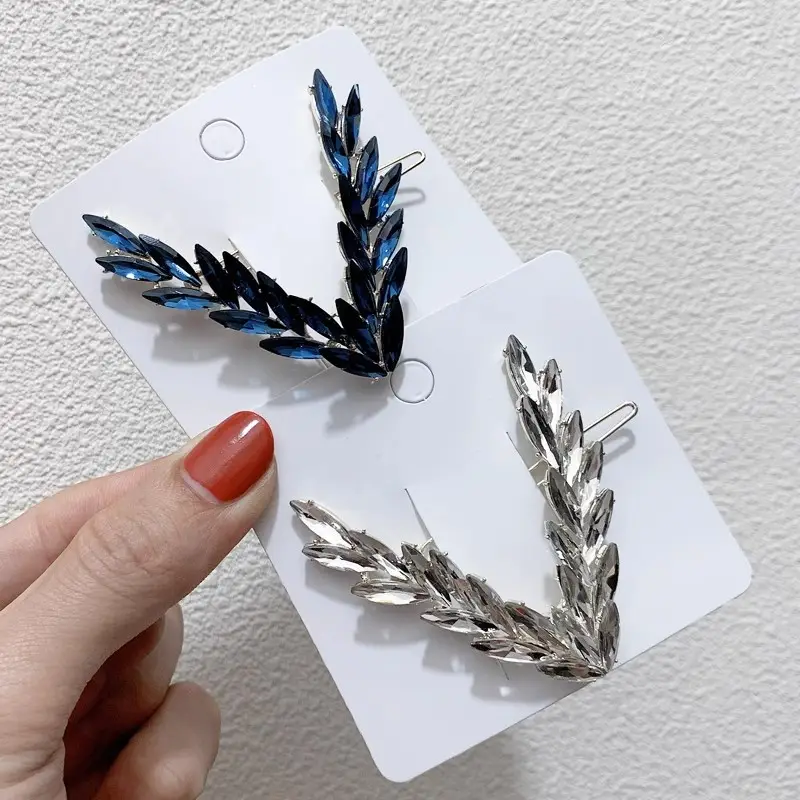 Korean-style Crystal V-Back Bangs Clip for Girls — feature 4