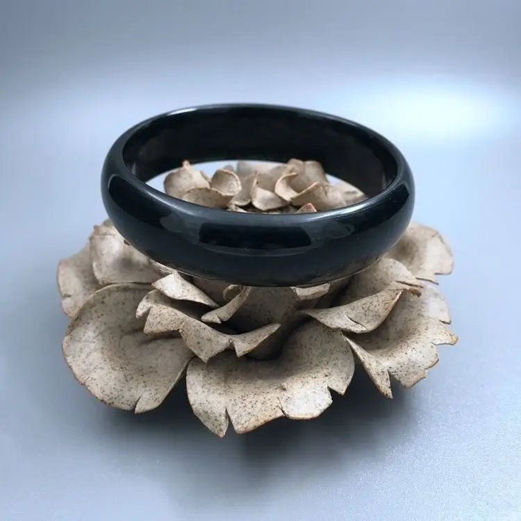 Black Ice Jade Quartz Bracelet Light for Men Women - Image 3