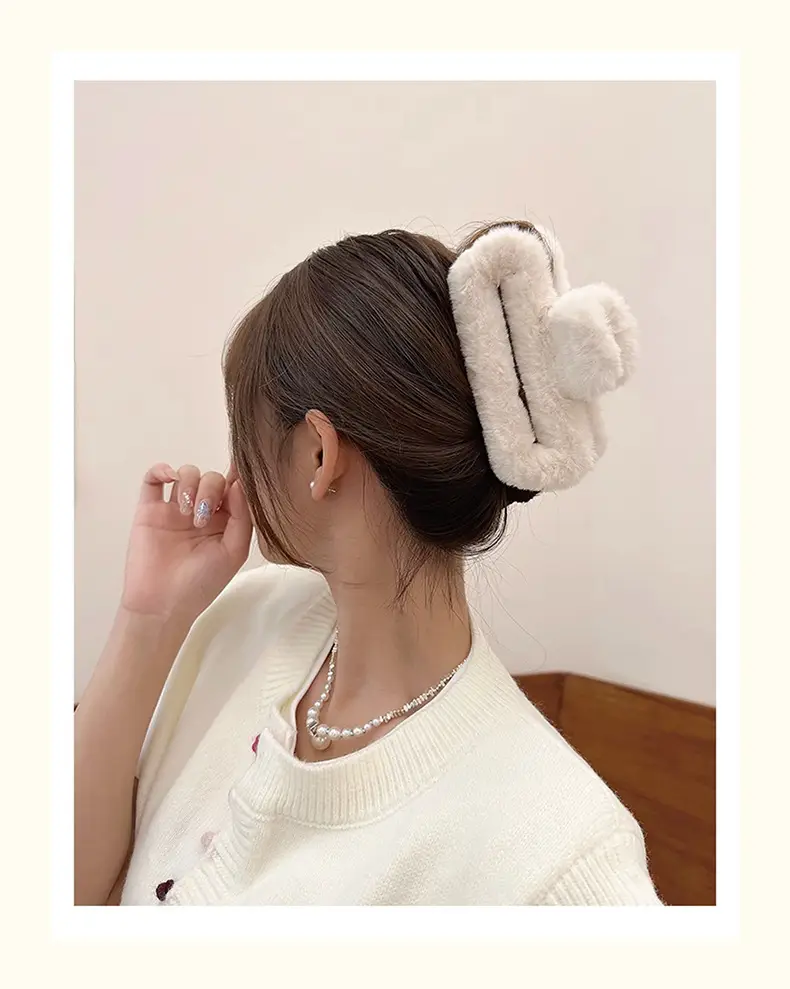 Pink Faux Fur Hair Clip for Women Large Size — feature 3