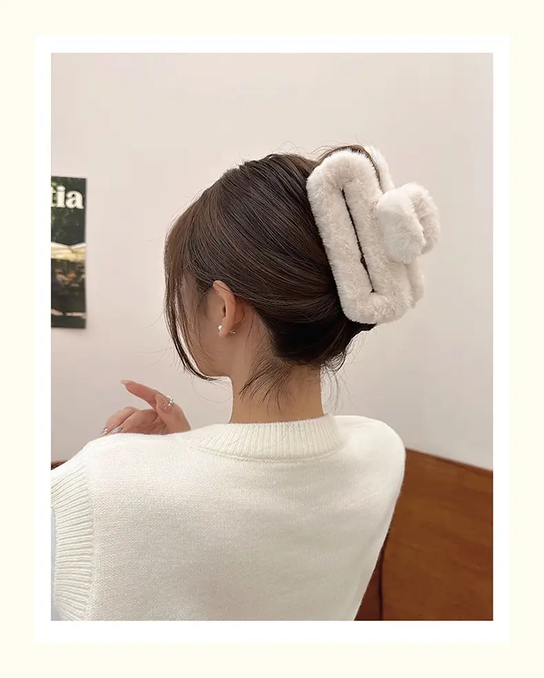 Pink Faux Fur Hair Clip for Women Large Size — feature 5