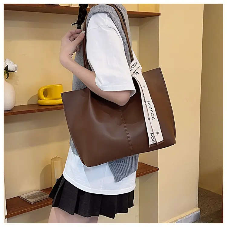 Soft Leather Large Capacity Shoulder Tote Bag Black White — feature 10