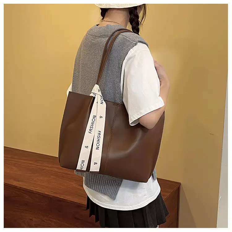 Soft Leather Large Capacity Shoulder Tote Bag Black White — feature 12