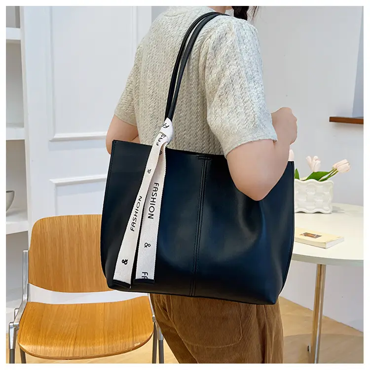 Soft Leather Large Capacity Shoulder Tote Bag Black White — feature 14