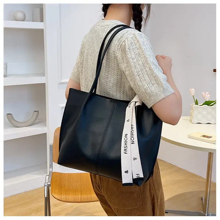 Soft Leather Large Capacity Shoulder Tote Bag Black White — feature 15