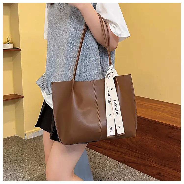 Soft Leather Large Capacity Shoulder Tote Bag Black White — feature 8