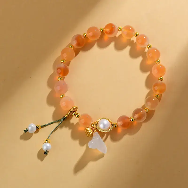 C428 Yellow Sugar Heart Agate Handstring Fishtail Pendant