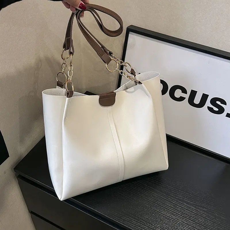 Black Korean Style Shoulder Bag for Women 2023