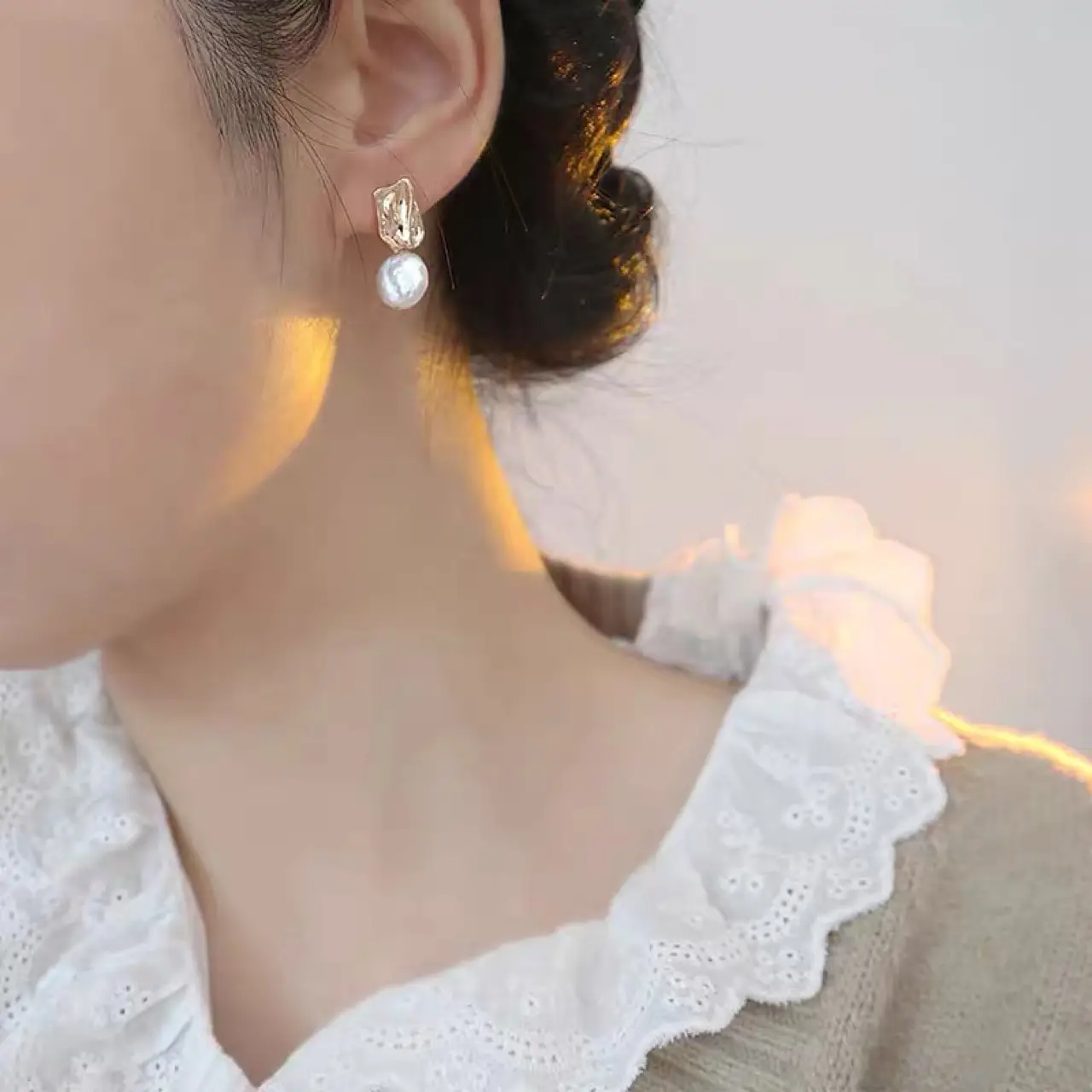 Asymmetric Pearl Earrings for Women Flat Baroque Court Style - Image 3