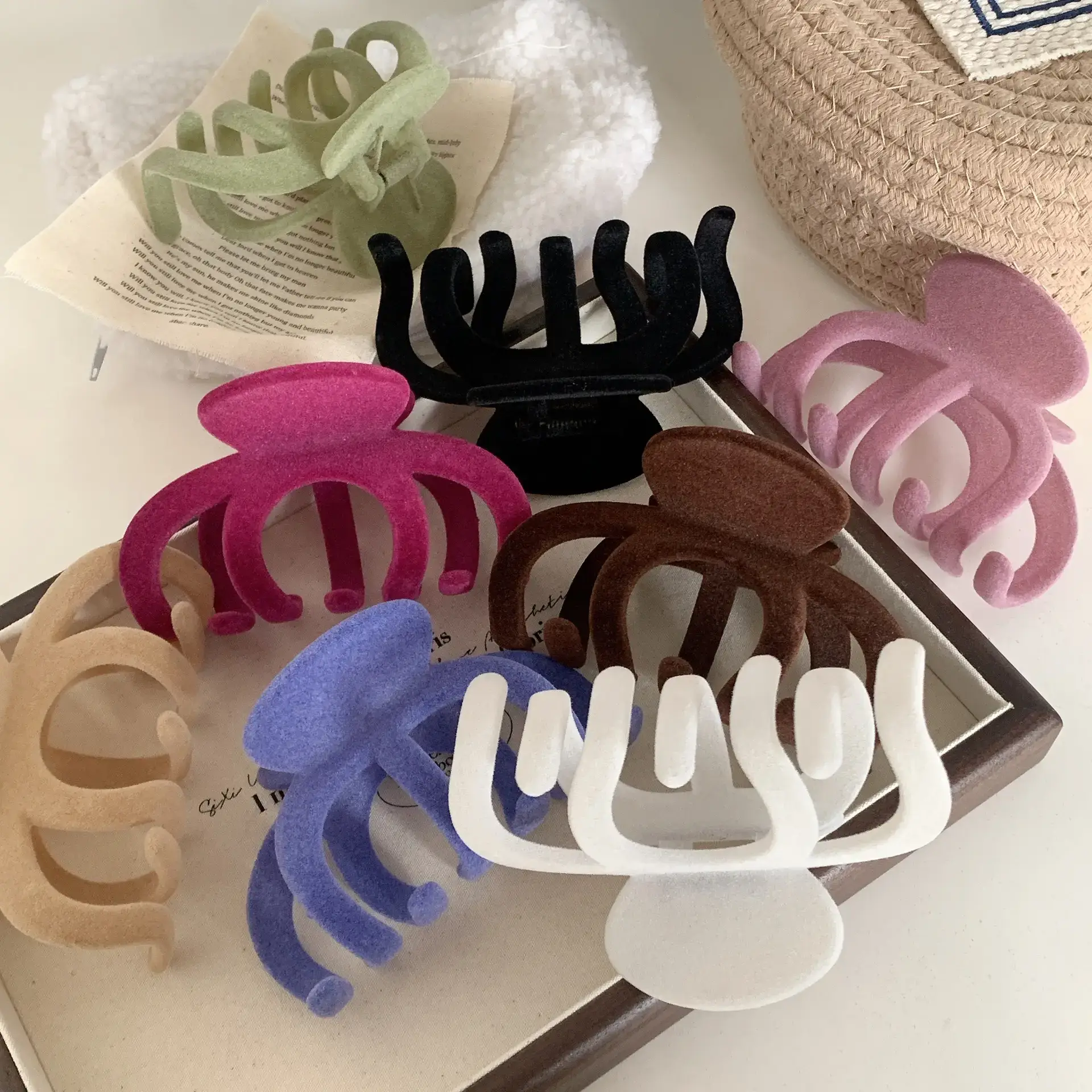 Elegant Flocking Hair Clips for Women's Back of Head - Image 6