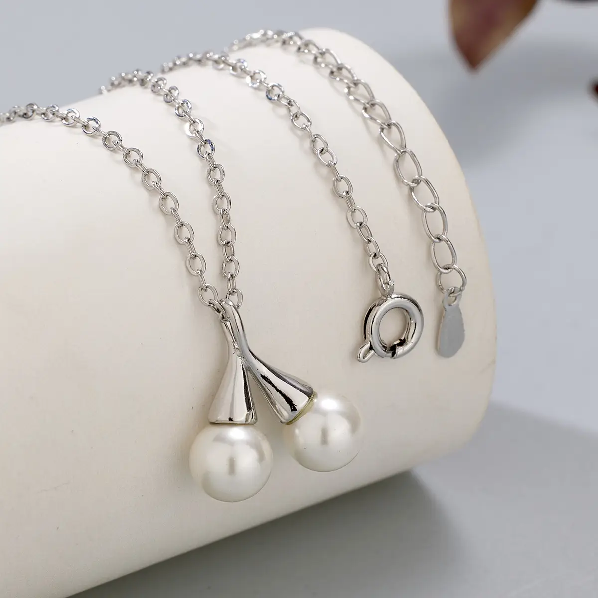 Korean Style Pearl Pendant Necklace Gold Chain - Image 4