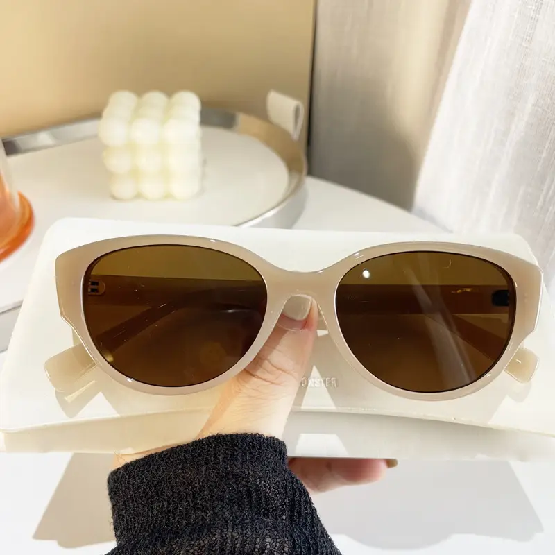 Women's Cream Cat Eye Sunglasses UV Protection - Image 9