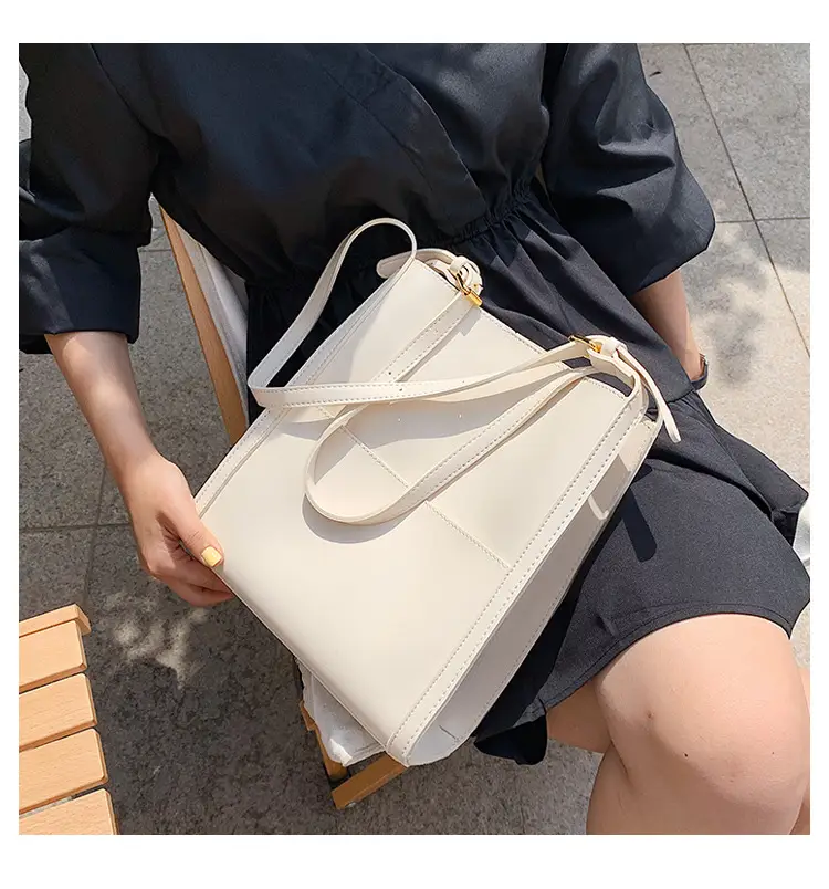 Women's Large Capacity Shoulder Messenger Bag Cream Gold — feature 39