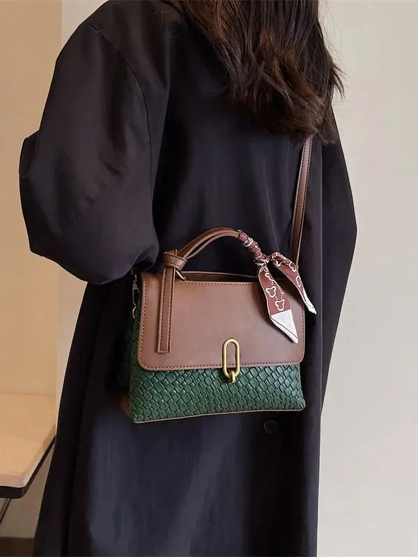 Green Crocodile Textured Women's Shoulder Bag New 2023