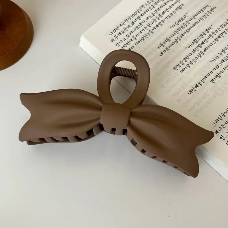 Elegant Frosted Shark Clip for Hair Styling - Image 4