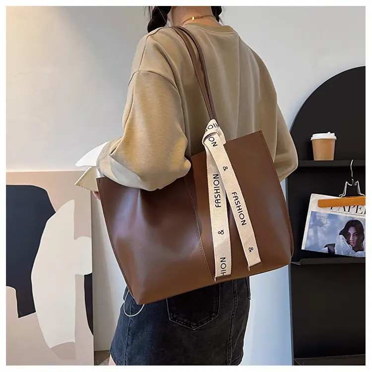 2023 Vintage Women's Large PU Shoulder Bag Brown Black — feature 24