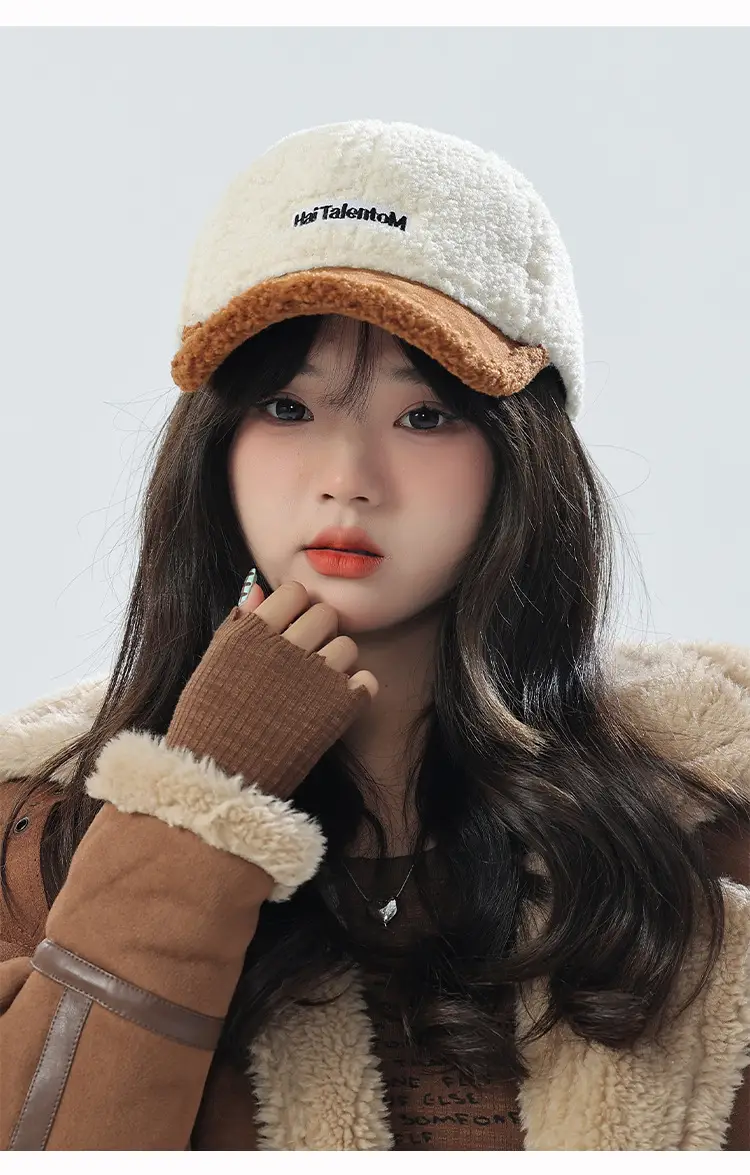 Women's Lamb Wool Winter Cap White Black Warm — feature 17