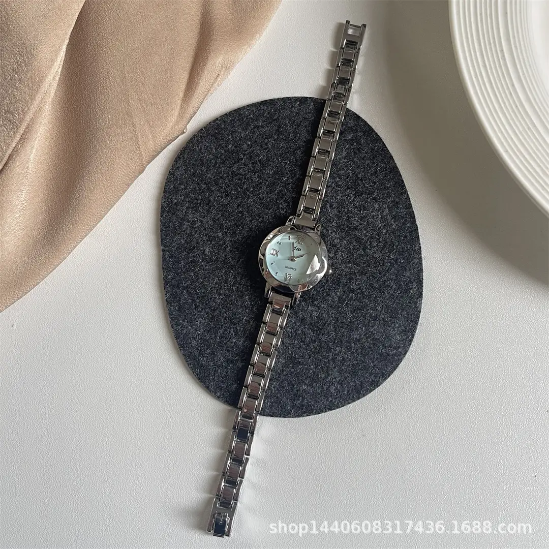 Niche Round Small Dial Student Forest Bracelet Steel Band Simple Elegant Compact Watch Female Ins Accessible Luxury Retro — feature 18