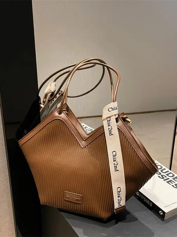 Korean Style Black Ribbed Shoulder Bag for Women - Image 5