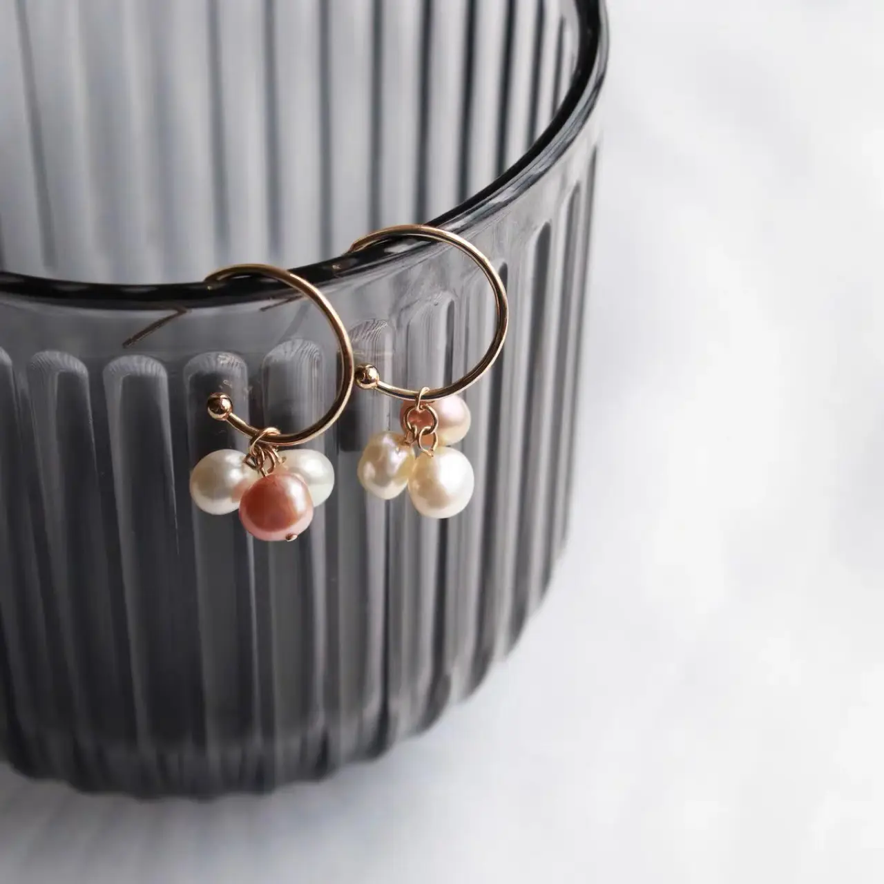 925 Silver Pearl Earrings French Temperament Niche Design Pink White - Image 2