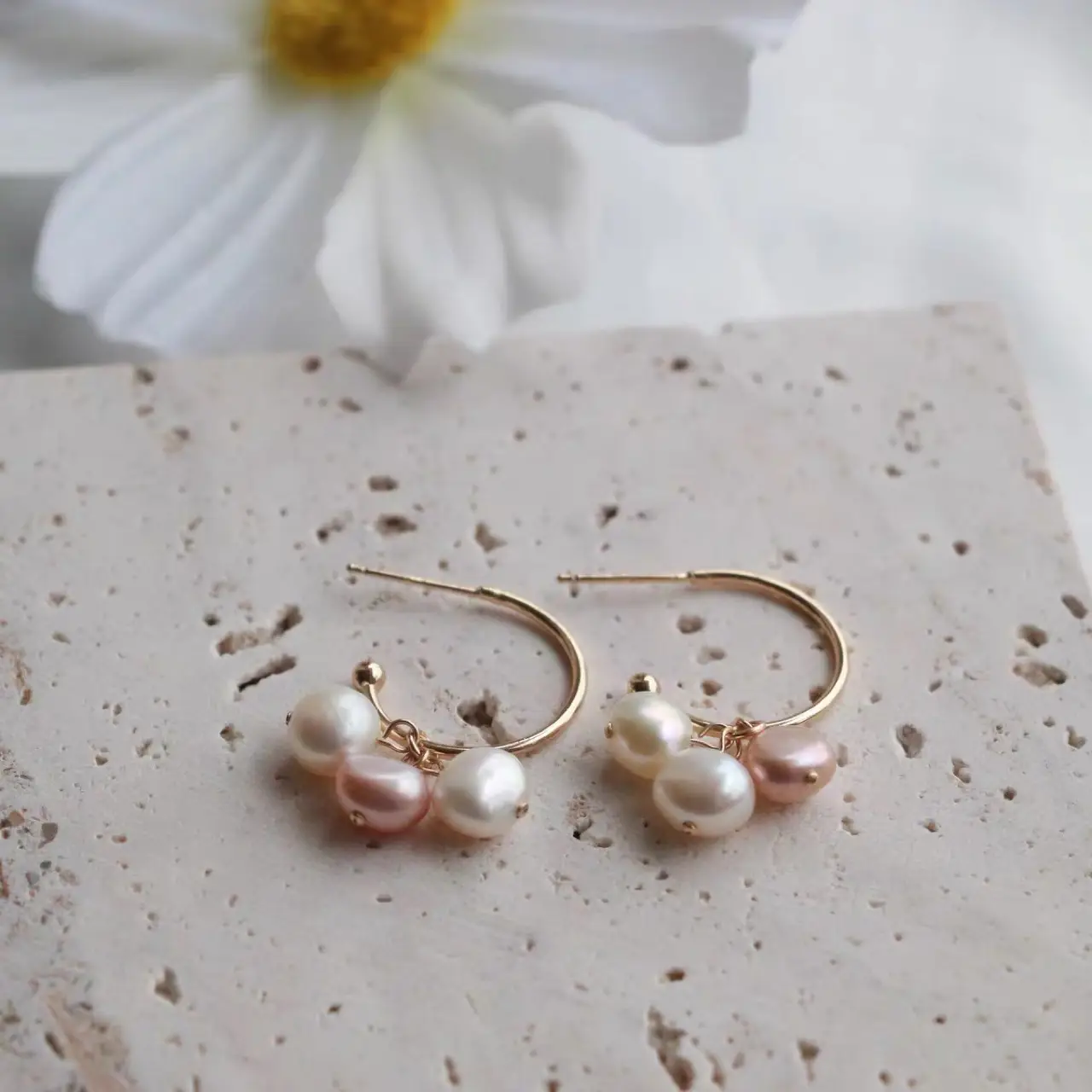 925 Silver Pearl Earrings French Temperament Niche Design Pink White - Image 4