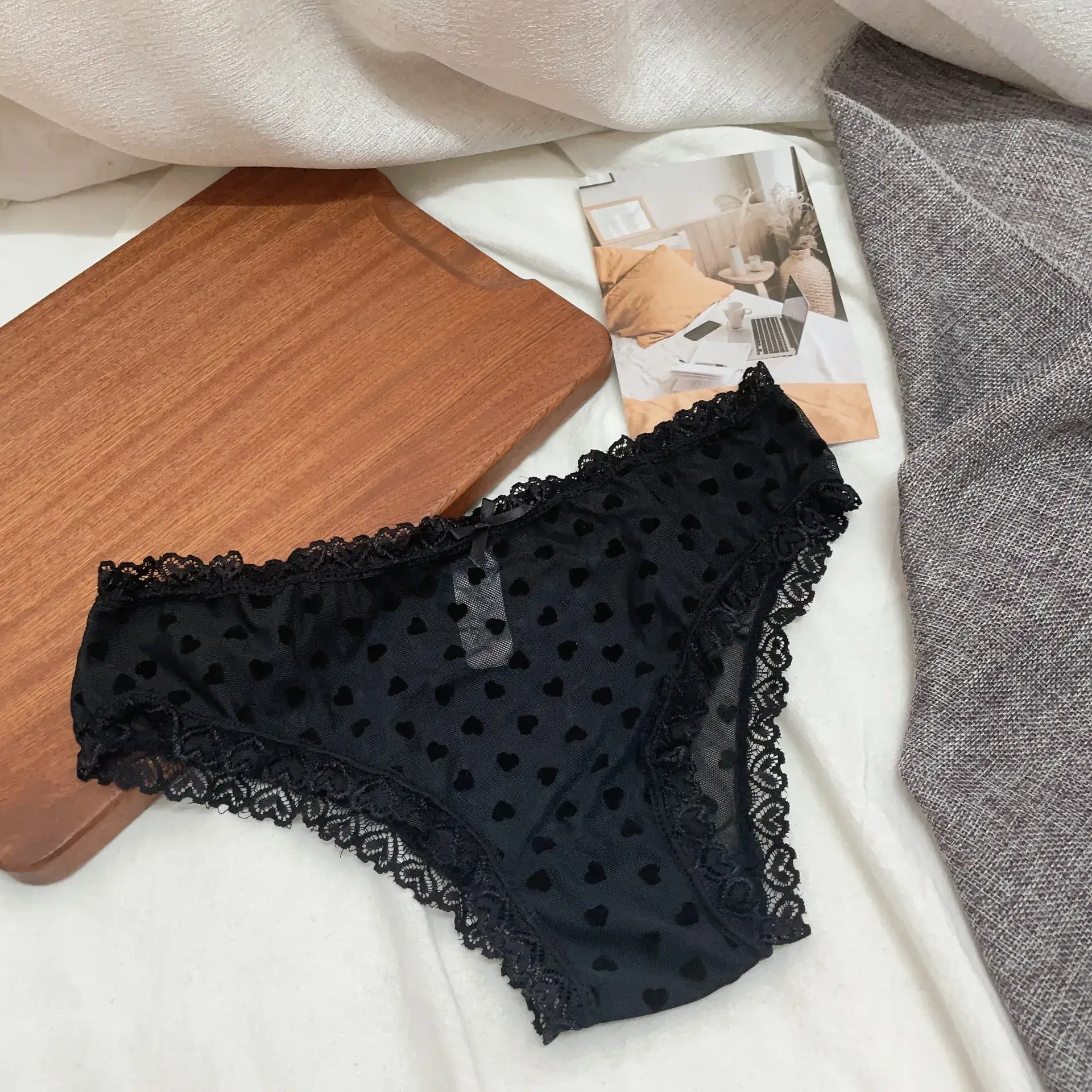 Black Lace Underwear for Women French Style — feature 6