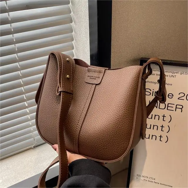 Women's Brown Retro Armpit Bag 2025 - Image 5